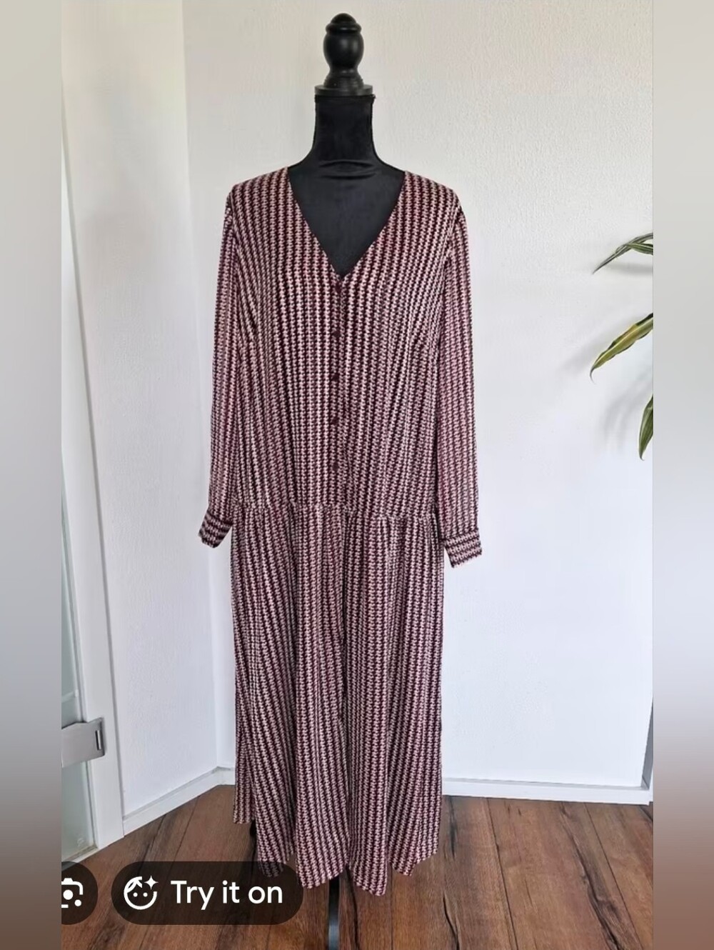 Madeleine Long V-Neck Midi Dress in Burgundy and Cream - Size US 16